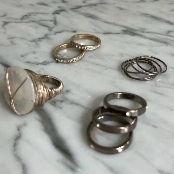 4 rings and ring sets + size adjuster bands - Picture 8 of 12